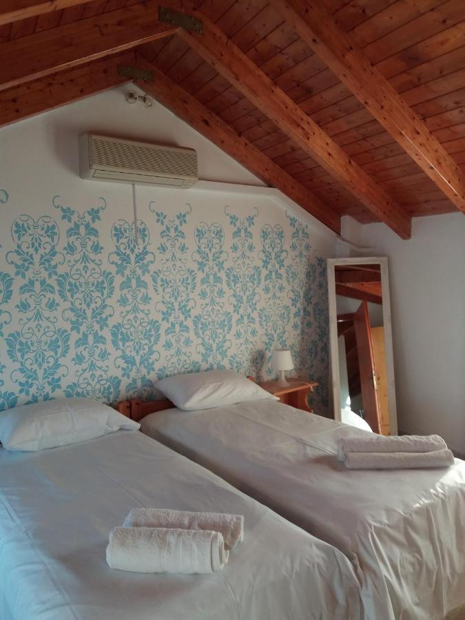 Chloe Attic Agia Efimia Exterior foto