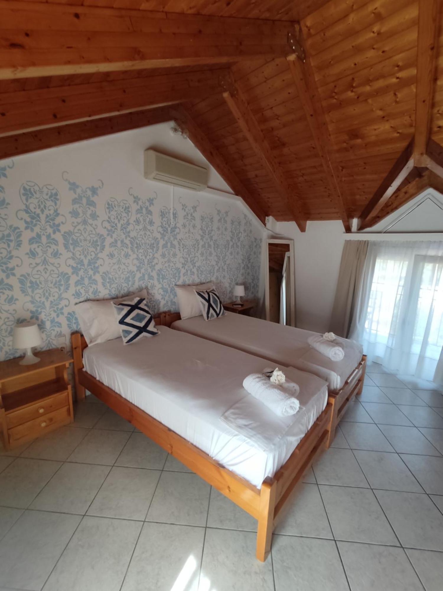 Chloe Attic Agia Efimia Exterior foto